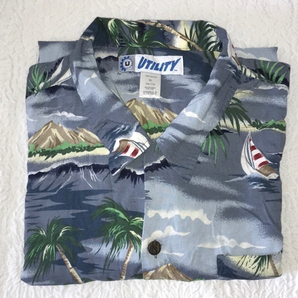 Utility Brand Men's Short Sleeve Hawaiian Island Button Down Shirt